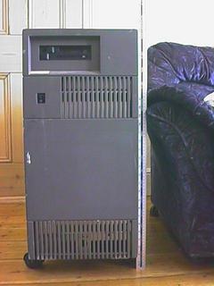 Sun 3/260 and sofa to scale
